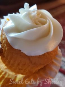 Pumpkin Cupcake with Creamcheese Frosting